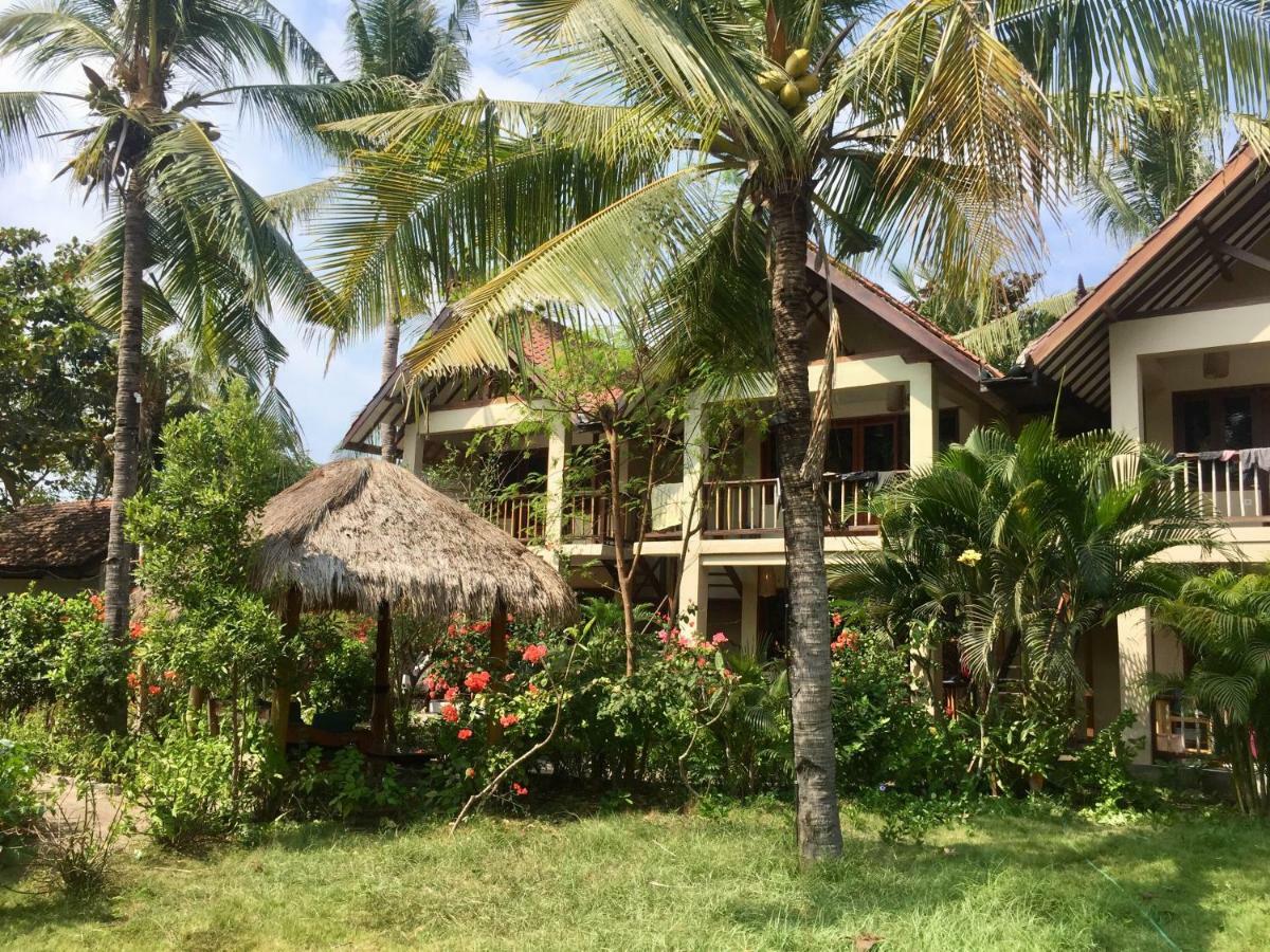 Lutwala Bungalows And Private Villa กีลีตราวางัน ภายนอก รูปภาพ